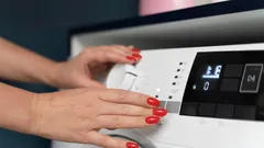 Hałas, kamień i nieprzyjemny zapach znikają w mgnieniu oka: metoda przywracająca pralkom moc i świeżość